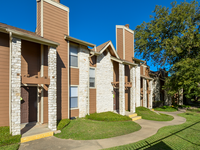 Willow Brook Apartments in Austin, TX - Building Photo - Building Photo