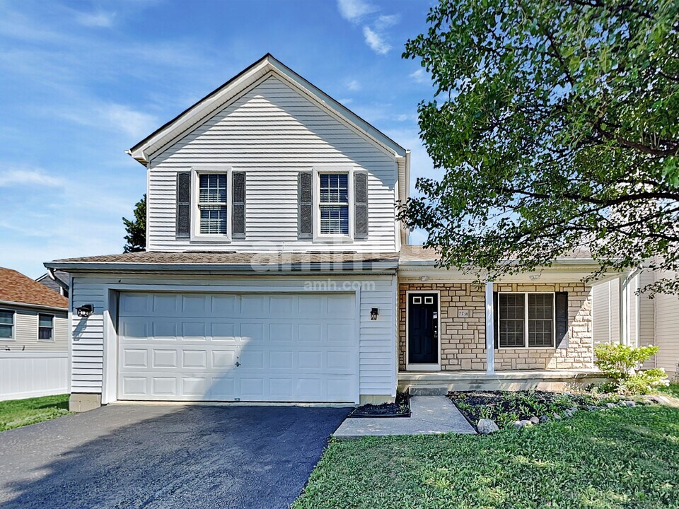 7736 Powers Ridge Dr in Blacklick, OH - Building Photo