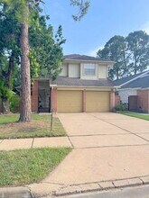 16131 Golden Sands Dr in Houston, TX - Building Photo - Building Photo