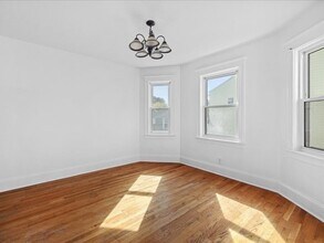 25 Clarendon St, Unit 1 in Quincy, MA - Building Photo - Building Photo
