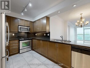 88-688 Promenade Cir in Vaughan, ON - Building Photo - Building Photo