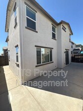 3324 Auburn Leaf Loop in Folsom, CA - Building Photo - Building Photo