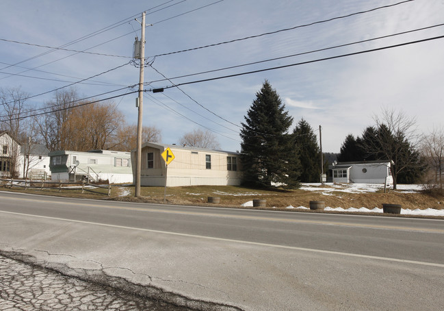 4872 Rt-28 in Cooperstown, NY - Foto de edificio - Building Photo