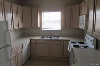 10210 Midway in Commerce Township, MI - Building Photo - Building Photo