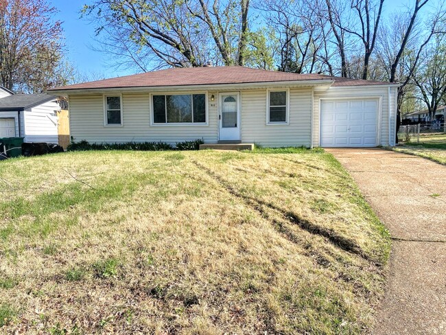 property at 811 Bella Ln