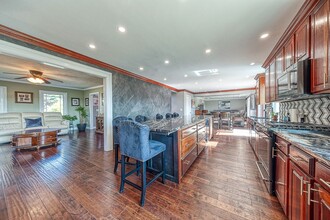 833 Emerald Dr in New Kensington, PA - Building Photo - Building Photo