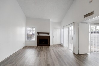 12232 Bob White Dr in Houston, TX - Building Photo - Building Photo