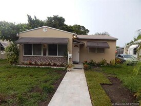 1111 N 25th Ave in Hollywood, FL - Building Photo