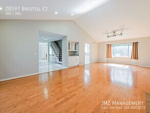 28597 Bristol Ct in Farmington Hills, MI - Building Photo - Building Photo