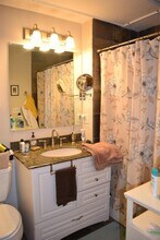 116 Riverway, Unit 4 in Boston, MA - Building Photo - Building Photo