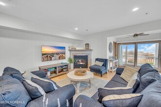 15 E Tuna Way in Lavallette, NJ - Building Photo - Building Photo