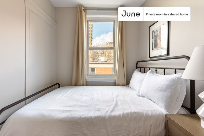 Private bedroom in 2 bed/1.5 bath Home in Boston, MA - Building Photo - Building Photo