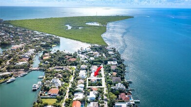 541 S Mashta Dr in Key Biscayne, FL - Building Photo - Building Photo