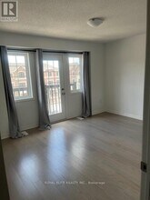 1374 William Halton Pkwy in Oakville, ON - Building Photo - Building Photo
