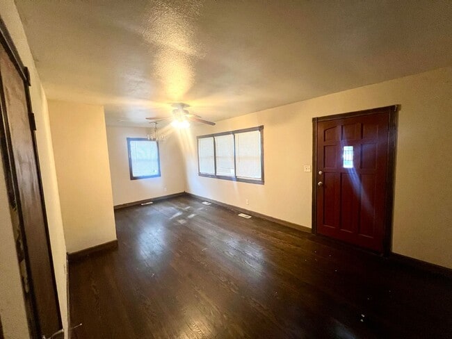 2921 S Appleton Ave in Independence, MO - Building Photo - Building Photo