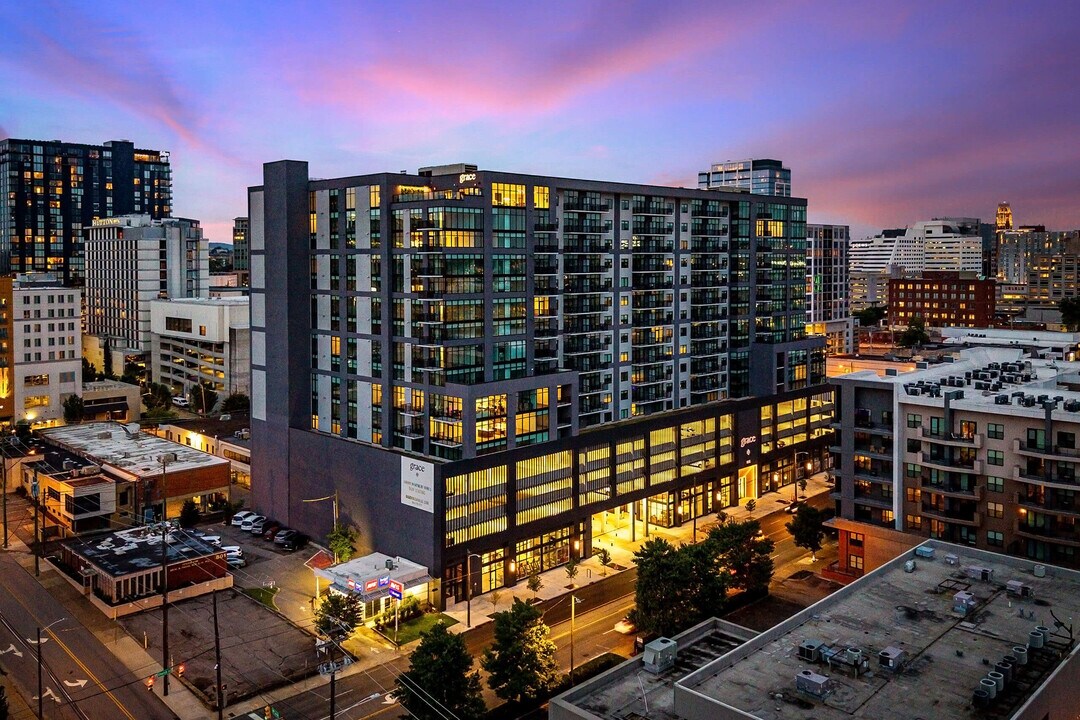 Grace in Nashville, TN - Foto de edificio