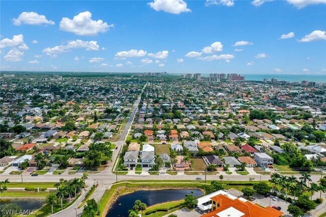 590 110th Ave N in Naples, FL - Building Photo - Building Photo