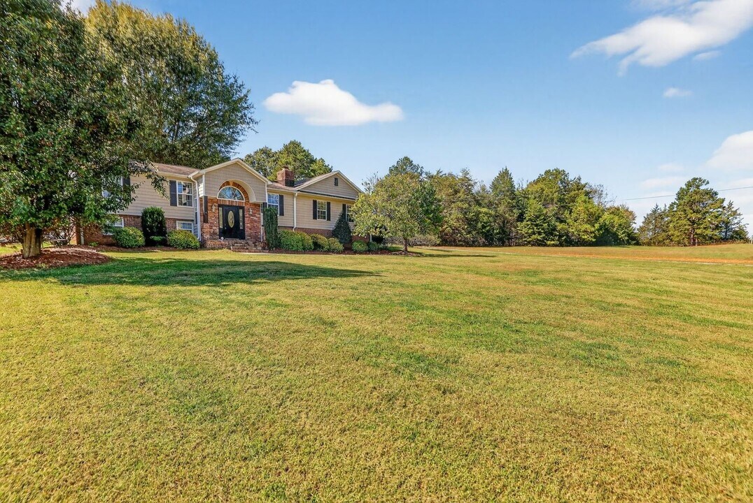 2200 Peninsula Ave in Shelby, NC - Building Photo