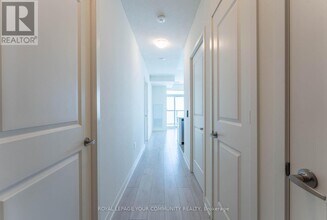 38-4238 Annie Craig Dr in Toronto, ON - Building Photo - Building Photo