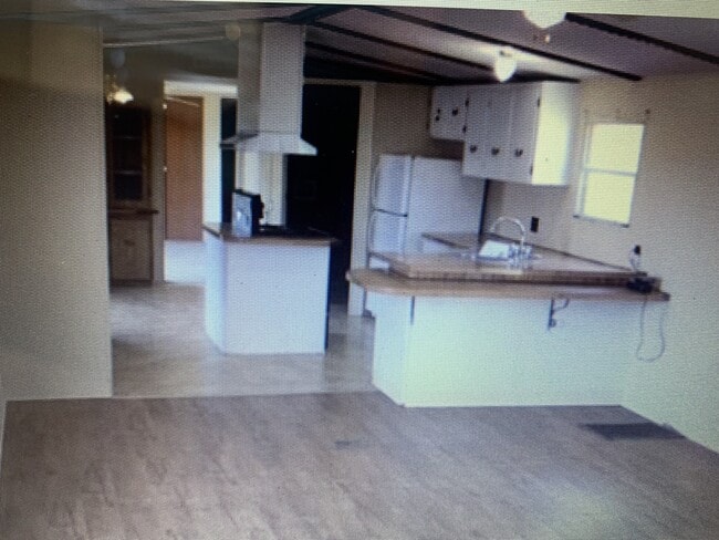 property at 1713 Roscoe Howey Rd