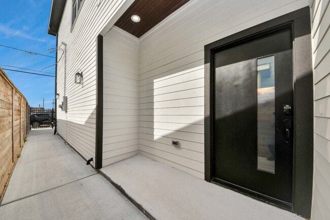 property at 127 E 38th St