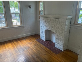 608 E Bernhard Ave, Unit Lower in Hazel Park, MI - Building Photo - Building Photo