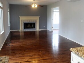 2412 Woodlake Ct in Naperville, IL - Building Photo - Building Photo