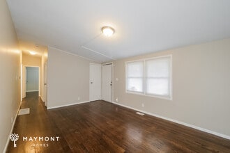 8501 E 91 St in Kansas City, MO - Foto de edificio - Building Photo