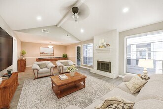 4613 Cashel Glen Dr in Houston, TX - Building Photo - Building Photo