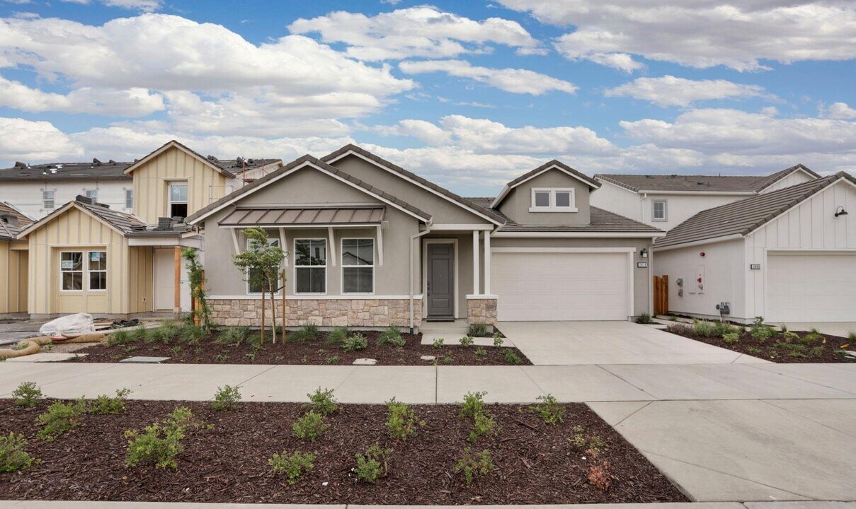 2878 Irish Mdw Wy in Lathrop, CA - Building Photo