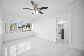 411 SW 34th Ave, Unit 2 in Miami, FL - Building Photo - Building Photo
