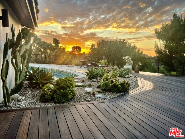 2652 Byron Pl in Los Angeles, CA - Building Photo - Building Photo