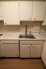 2393 SW Park Pl in Portland, OR - Building Photo - Building Photo