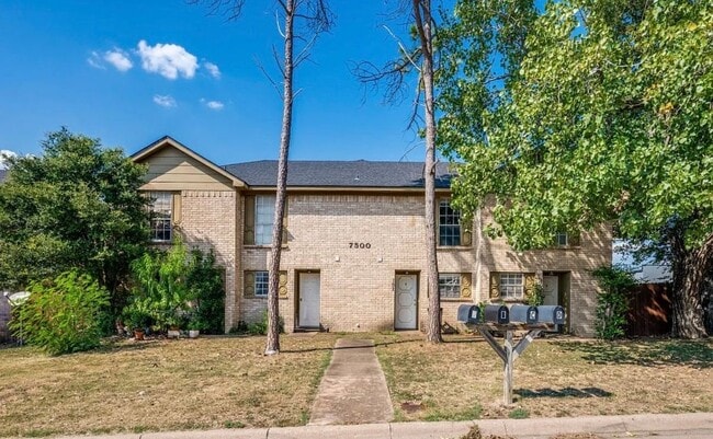 7500 Chapin Rd in Fort Worth, TX - Building Photo - Building Photo