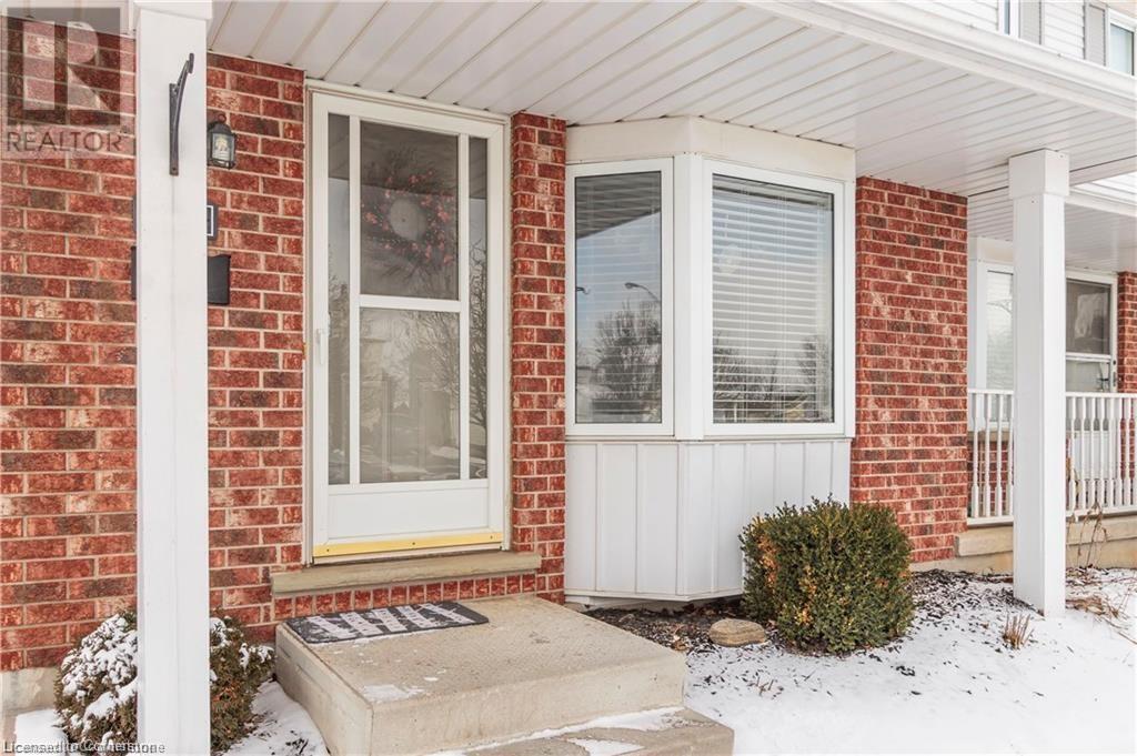 209 Auburn Dr in Waterloo, ON - Building Photo