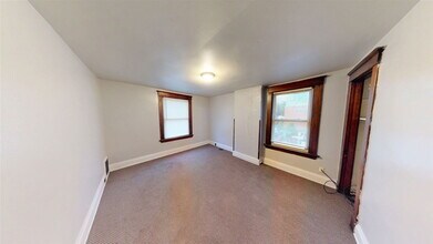 2424 W Clifton Ave in Cincinnati, OH - Building Photo - Building Photo