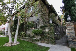 822 N Martel Ave, Unit 8 in West Hollywood, CA - Building Photo