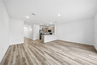 32497 Midsummer Night Ln in Wesley Chapel, FL - Building Photo - Building Photo