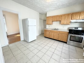 14 Elder St, Unit 3 in Boston, MA - Building Photo