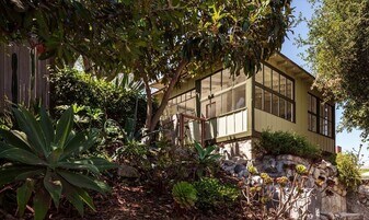 1574 Altivo Way in Los Angeles, CA - Building Photo