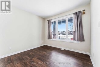 284 Ponderosa St in Ottawa, ON - Building Photo - Building Photo