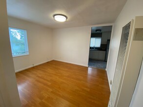 2725 23rd Ave in Oakland, CA - Foto de edificio - Building Photo