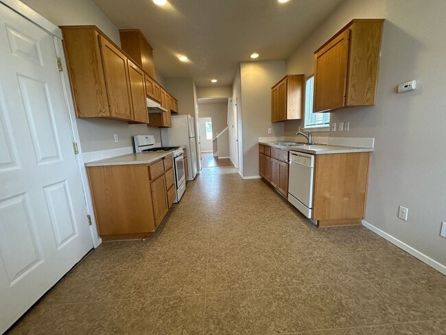 5832-5830 Glen Echo Ave in Gladstone, OR - Building Photo - Building Photo