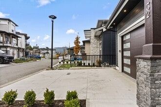 5248 Goldspring Pl in Chilliwack, BC - Foto de edificio - Building Photo