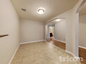 25040 Authors Dr in Magnolia, TX - Foto de edificio - Building Photo