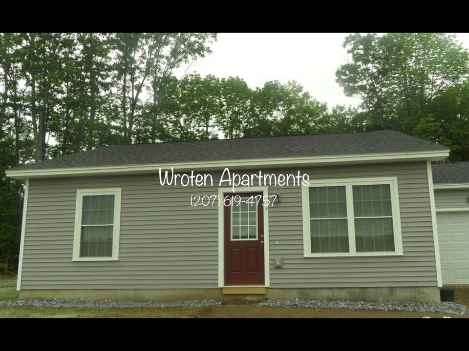 4 Dom’s St, Unit #1 in Augusta, ME - Foto de edificio