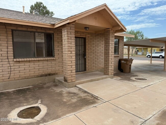 property at 712 E 17th St