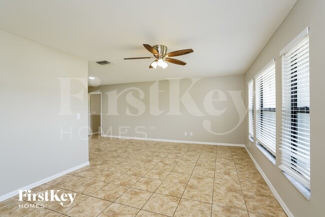 302 SE 15th St in Cape Coral, FL - Building Photo - Building Photo