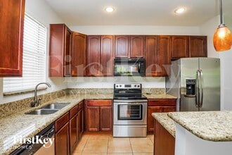 4403 Biscayne Breeze Way, Unit 345 in Kissimmee, FL - Foto de edificio - Building Photo