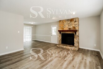 1406 Cliffwood Dr in Greensboro, NC - Building Photo - Building Photo